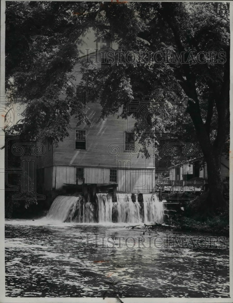 1949 Press Photo Valley View Village, Ohio - Historic Images