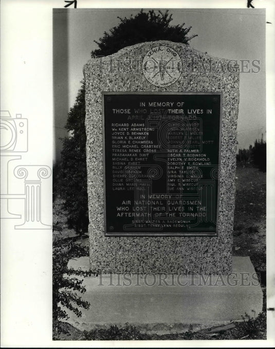 1983 Press Photo Xenia Ohio Memorial to those who died in tornado - Historic Images