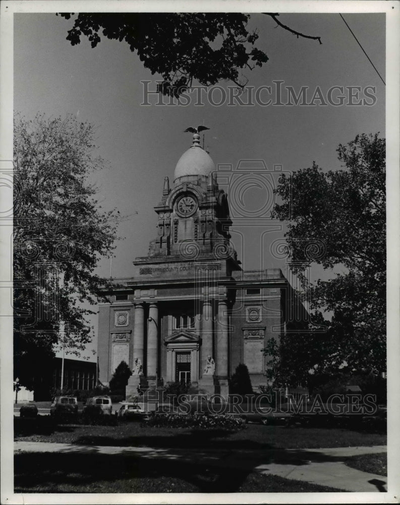 1971 Press Photo Lake County Courthouse, Painesville, Ohio - Historic Images