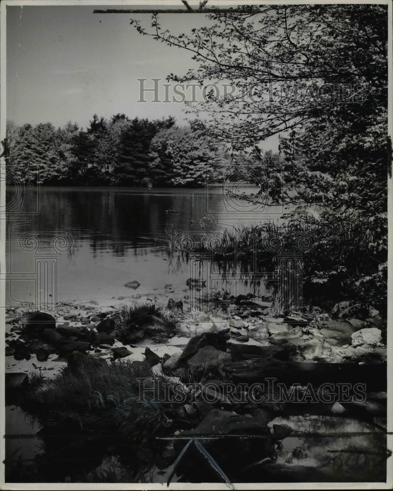 1947 Press Photo Evergreen Lake Parma, Ohio - cvb04306-Historic Images