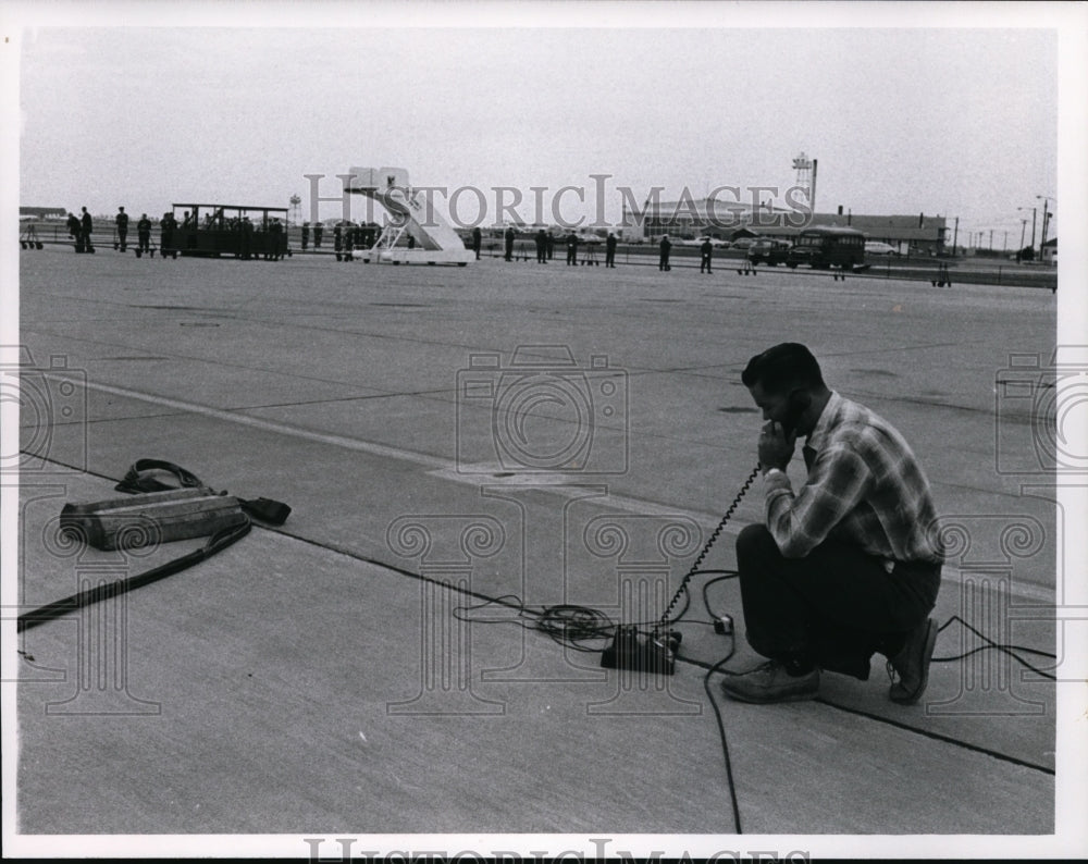 1963 Press Photo A preparation at the Otis Air force base, for Kennedy&#39;s arrival - Historic Images