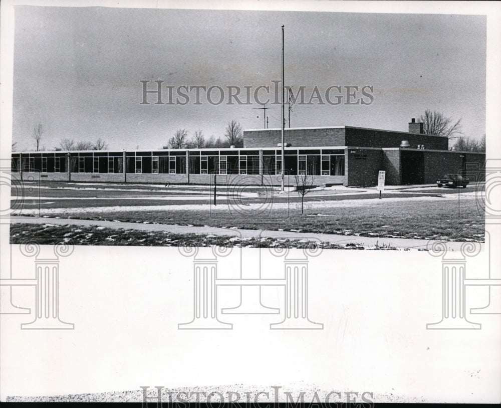 1969 Press Photo Beatrice L. Miller High School in Sebring, Ohio - Historic Images