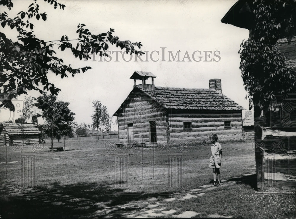 1936 Press Photo First Schoolhouse in Schoenbrunn Ohio - Historic Images