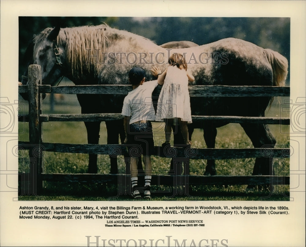 1994 Press Photo Ashton &amp; Mary Grandy Visit Billings Farm &amp; Museam in Woodstock - Historic Images