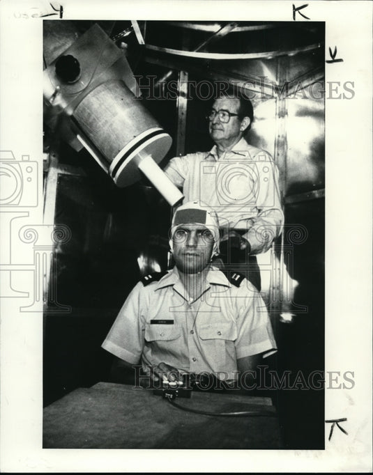 1986 Press Photo Claude Orr & Paul De Rego, Wright-Patterson Air Force Base Ohio - Historic Images