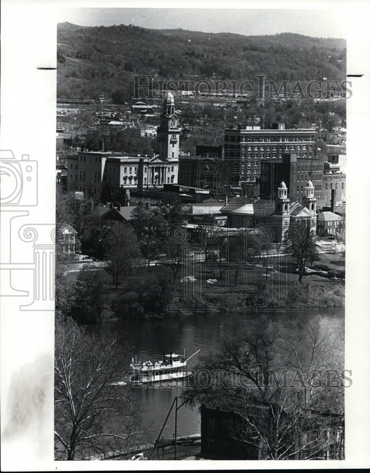 1987 Press Photo General scene of Ohio River with Marietta in background. - Historic Images