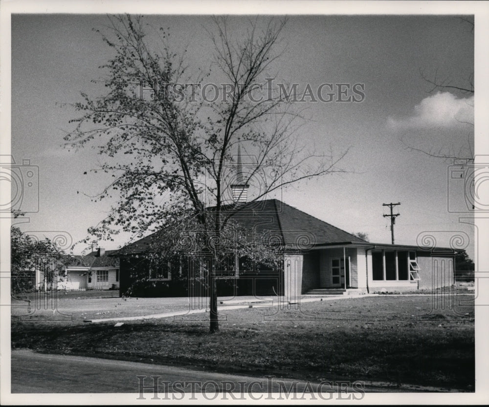 1954, Middleburh Heights Community Church, Middlebuurg, Ohio. - Historic Images