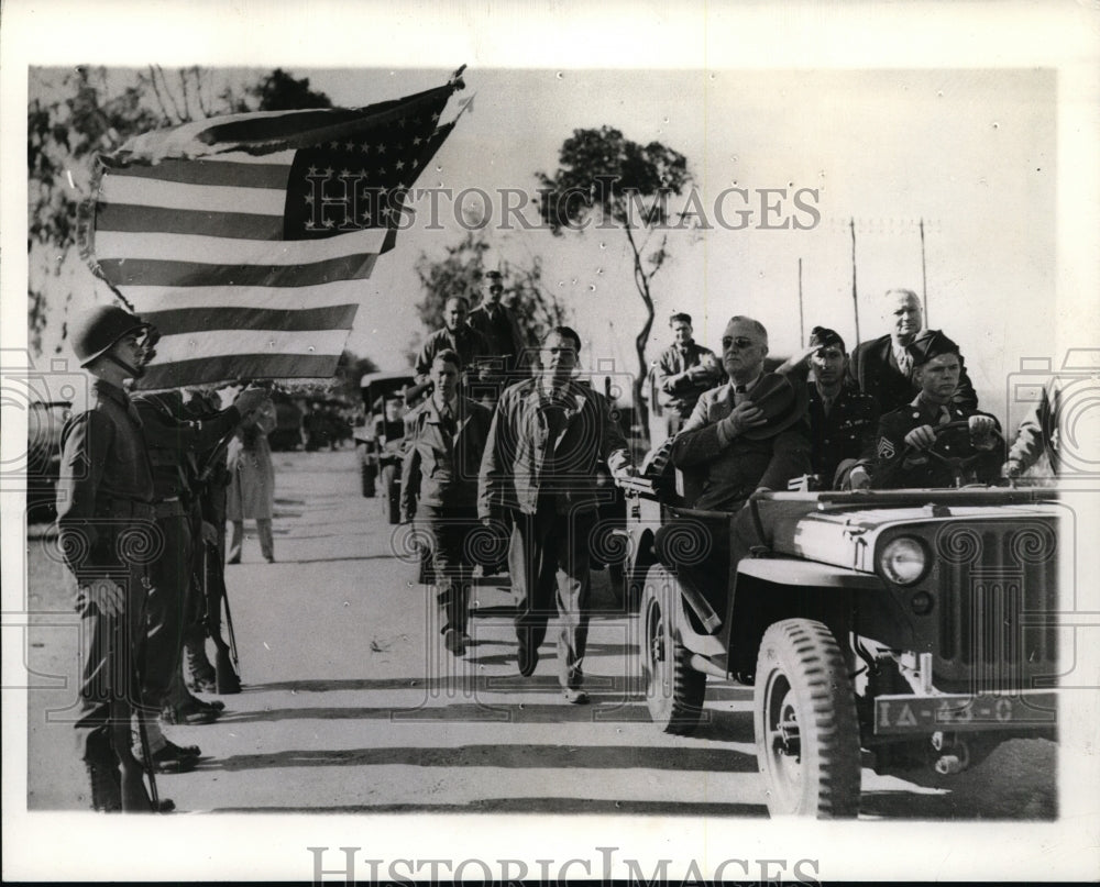 1943 Press Photo The President rides by. - cvb05937 - Historic Images