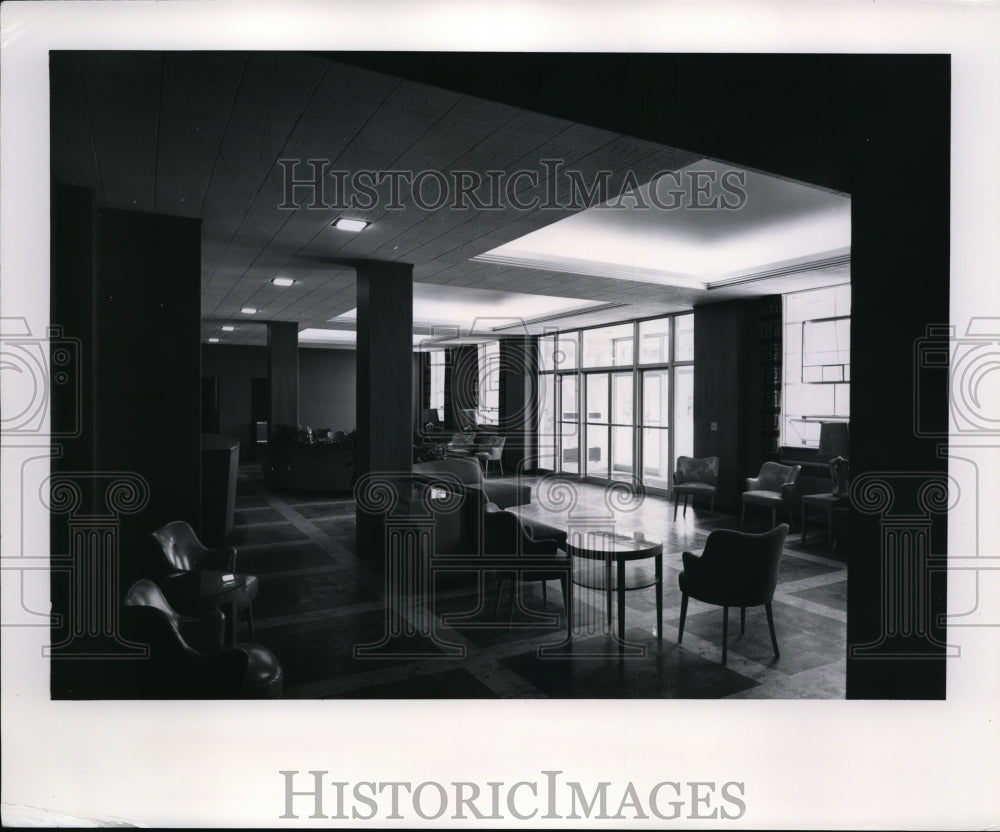 1952 Press Photo Lobby, Sunny Acres, Warrensville, Ohio. - cvb06261-Historic Images