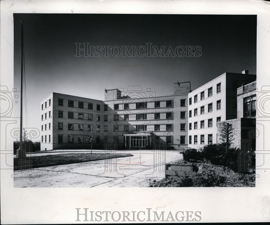 1952 Press Photo Entrance, Sunny Acres, Warrensville, Ohio. - cvb06262 - Historic Images