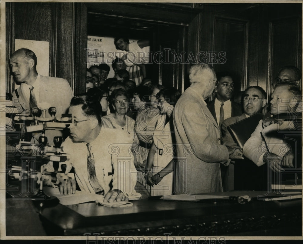 1989 Press Photo Spectators in Merrick&#39;s courtroom, Dr. Sam Sheppard trial, Ohio - Historic Images