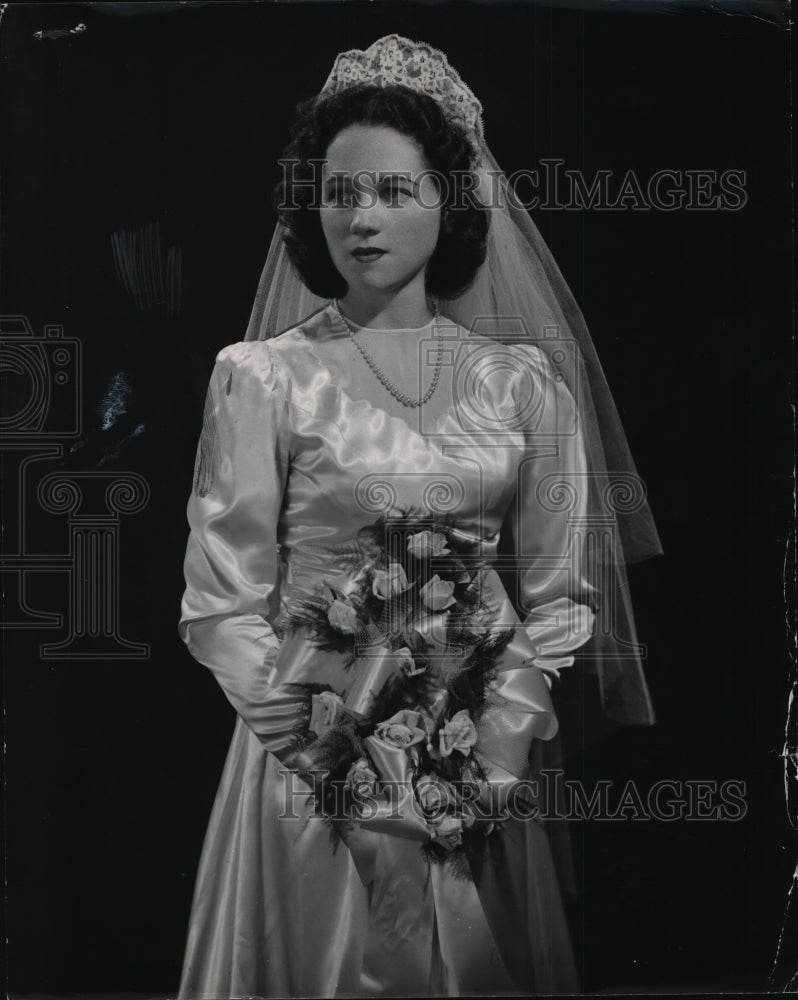 1948, Mrs. Robert C. Hoaglin, Bridal Portrait - cvb06403 - Historic Images