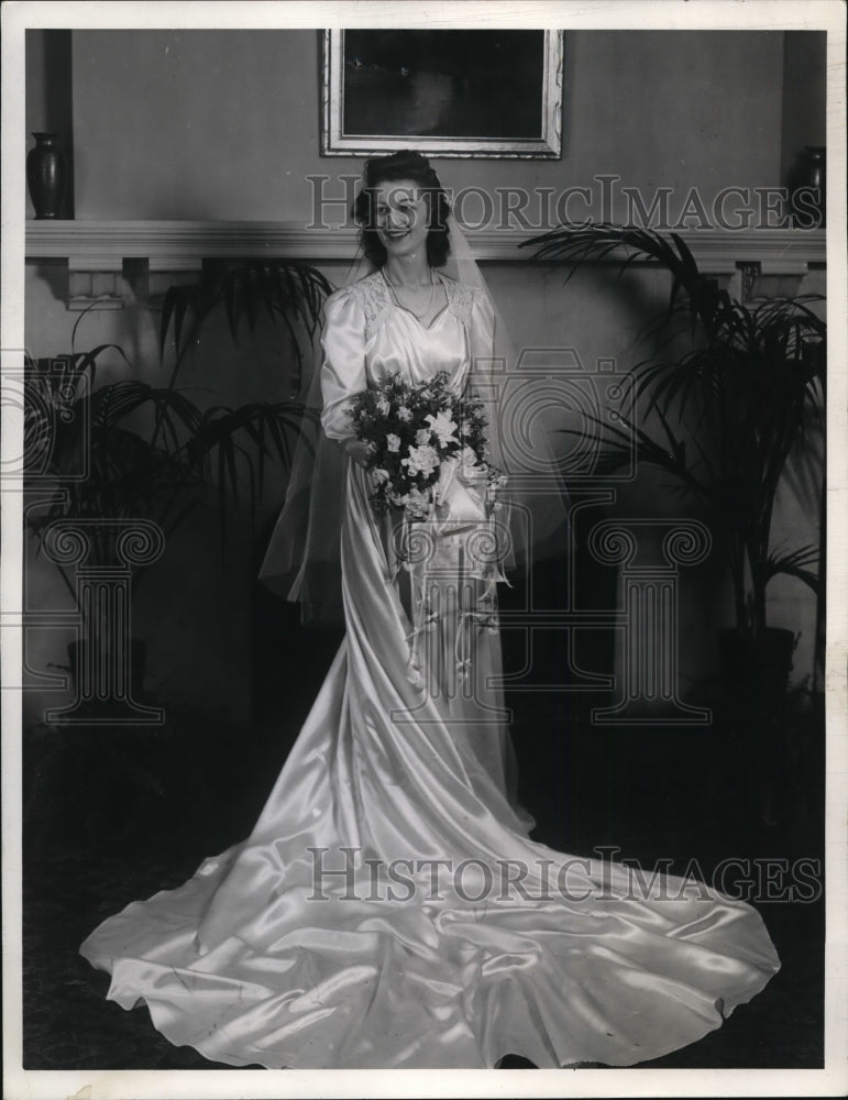 1943, Mrs. Raymond A. Noonan, Bride, Former Jane Sullivan - cvb06408 - Historic Images