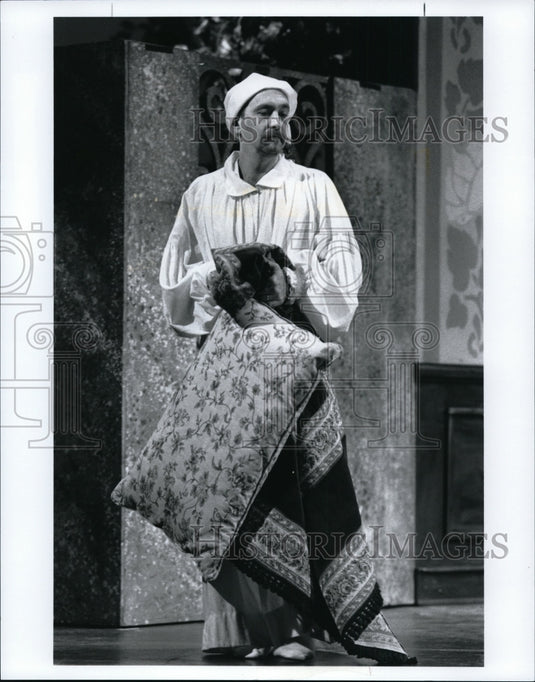 1995 Press Photo Michael Heaton in "Granni Schiccch.i" - cvb06462 - Historic Images