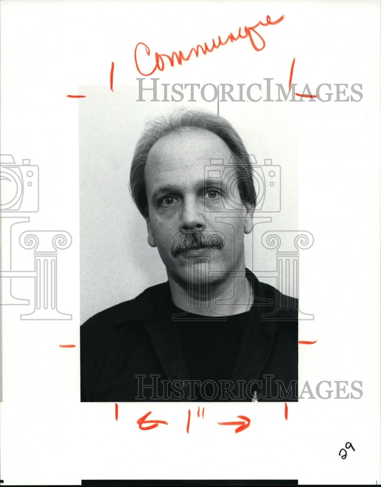 1992 Press Photo Employee Michael Grechny. - cvb06475 - Historic Images