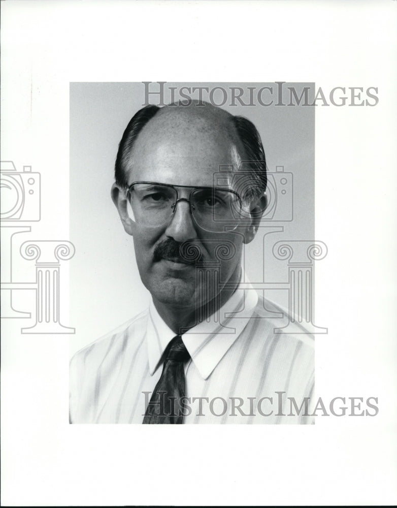 1992 Press Photo James M. Lewis. - cvb06510 - Historic Images