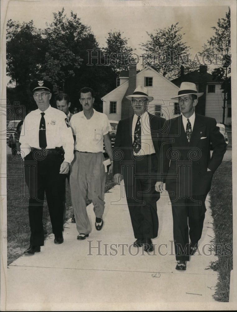 1954 Press Photo Insp. James McArthur, Chief Eaton, Sgt. Hubeck &amp; Det. Drenkam. - Historic Images