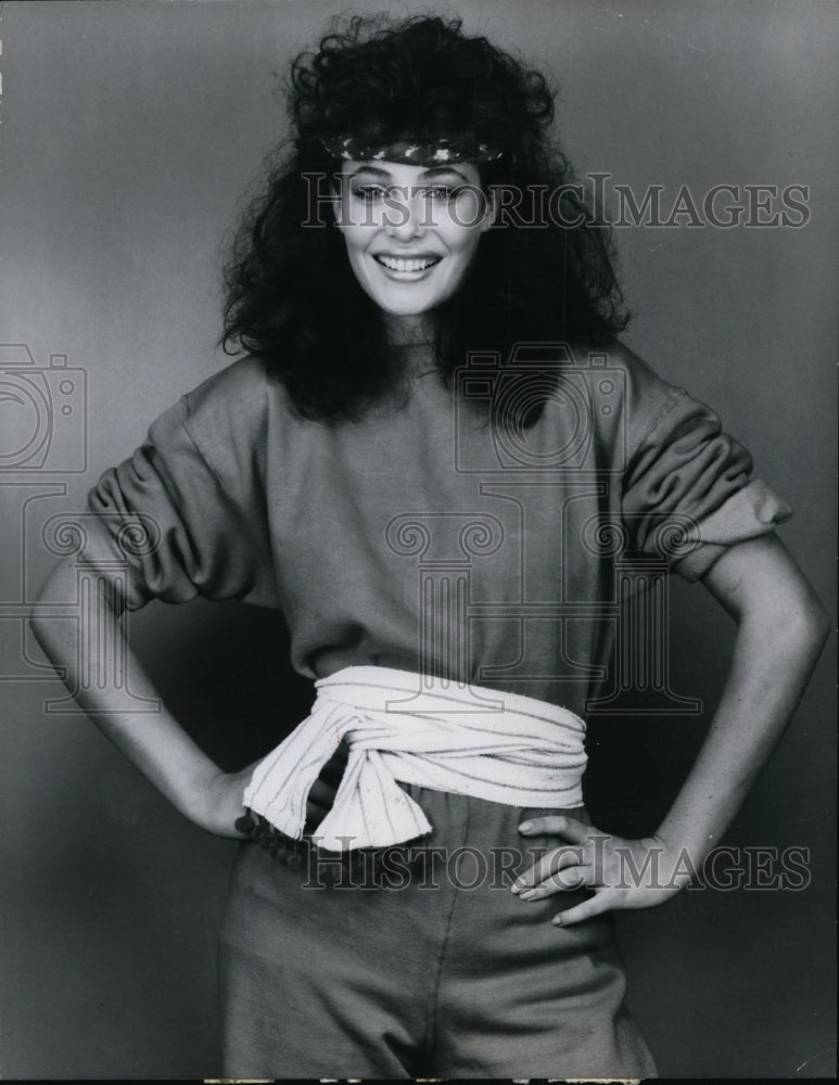 1982 Press Photo Fashions of Spring 1982. - cvb06657 - Historic Images