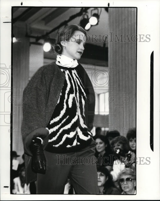 1983 Press Photo Women's Fashion, 1983. - cvb06665 - Historic Images