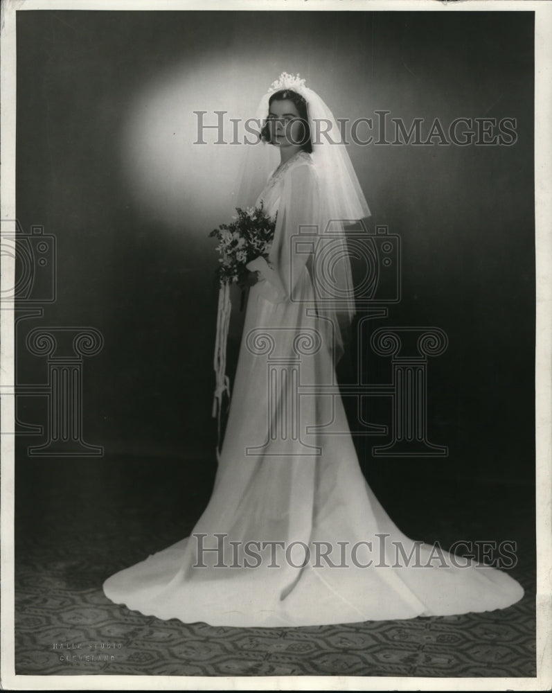 1941 Press Photo Mrs. John F. Crubaugh Jr., Bride - cvb06688- Historic Images