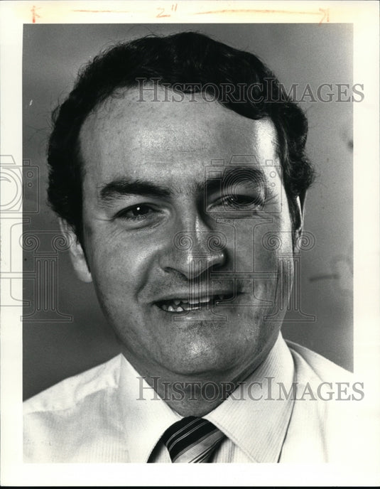 1985 Press Photo Eddie Dwyer, Plain Dealer Sports Department. - cvb06734 - Historic Images