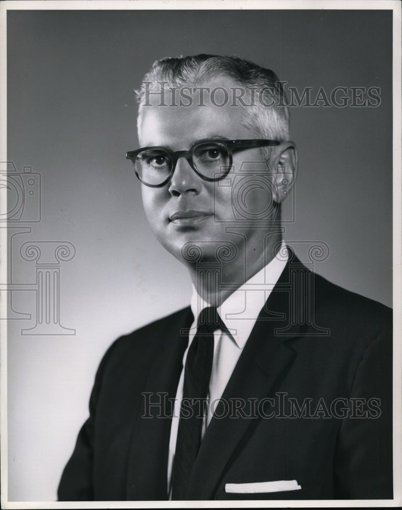 1964 Press Photo Stephen A. Sheppard, 18501 Hilliard Rd. Apt.511 - cvb06880 - Historic Images