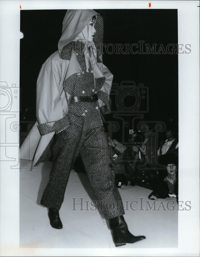 1981 Press Photo Winter Fashion for 1981. - cvb06919 - Historic Images