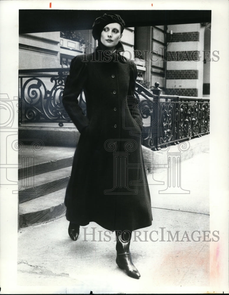 1981 Press Photo Winter Fashion for 1981. - cvb06920 - Historic Images