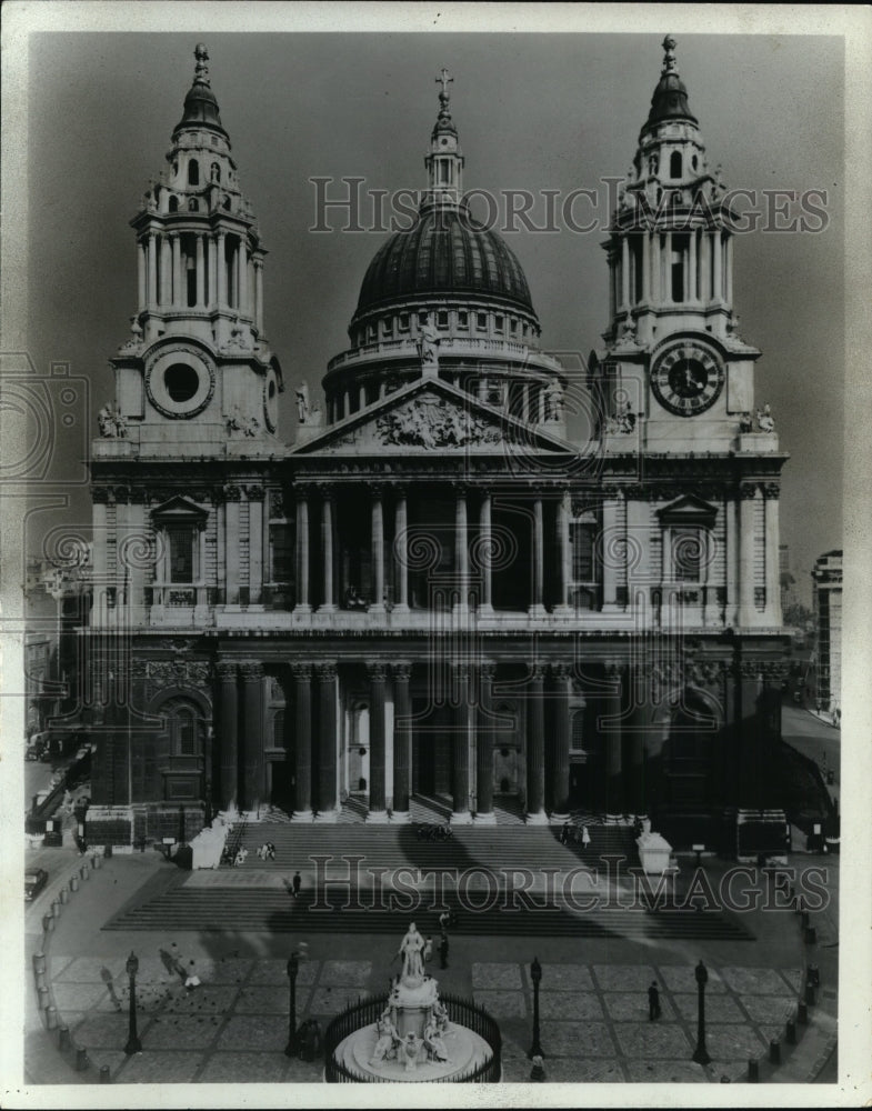 1965, St. Paul&#39;s Cathedral, London, England. - cvb07170 - Historic Images