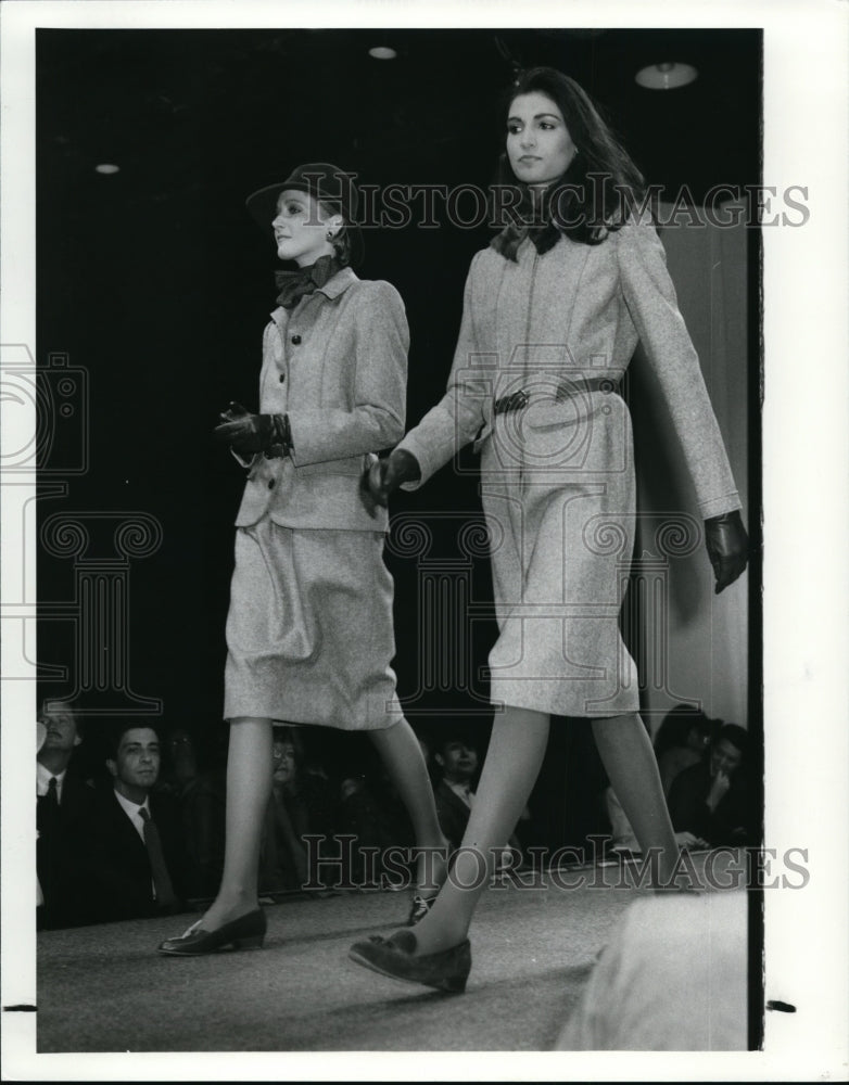 1982 Press Photo Women&#39;s Fashions of 1982. - cvb07181 - Historic Images