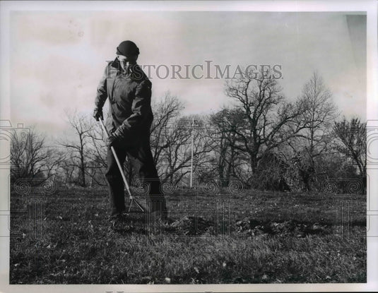 1964 Press Photo Leaf raker-Boys Industrial Home-Lancaster Ohiio - cvb07282 - Historic Images