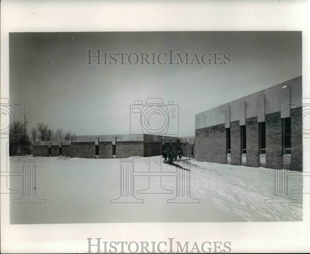 1968, Fairfox schools award-winning school - cvb07454 - Historic Images