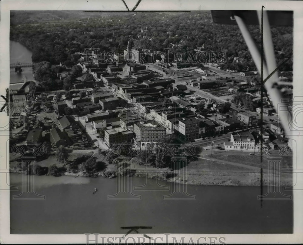 1949 Press Photo &quot;Ohio&#39;s fastest growing industrial city&quot; downtown Marietta Ohio - Historic Images