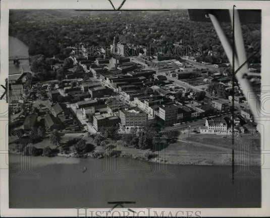 1949 Press Photo "Ohio's fastest growing industrial city" downtown Marietta Ohio - Historic Images