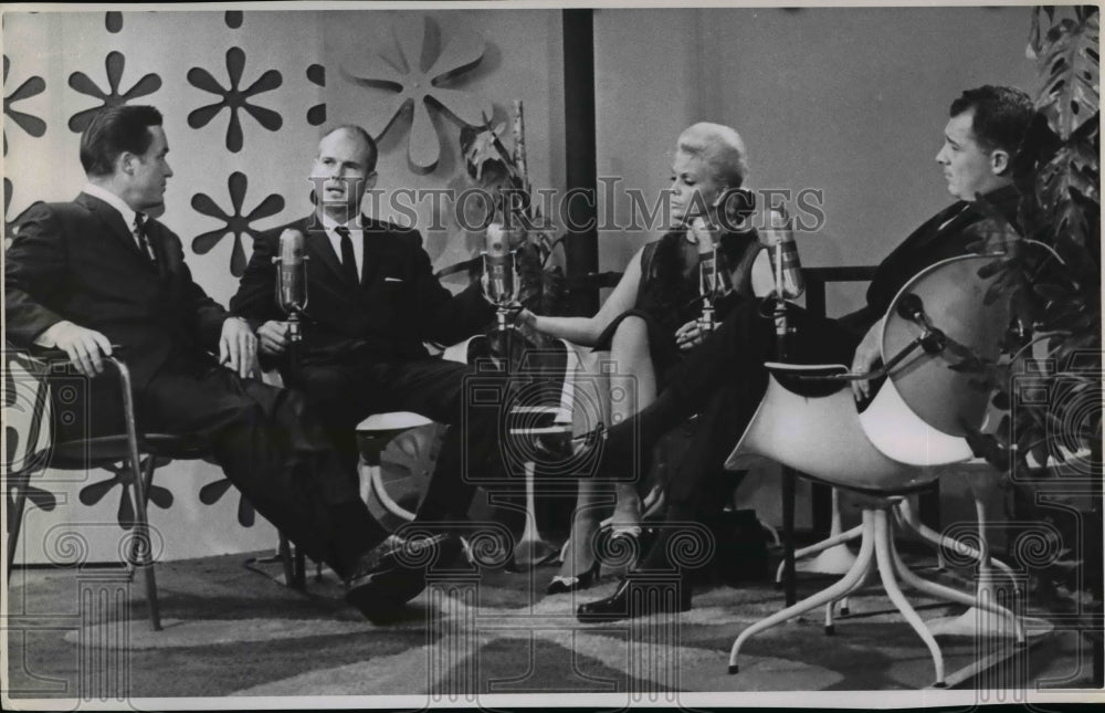 1964, Mike Douglas, Sam and Mrs. Sheppard, Lee Bailey - cvb07676 - Historic Images