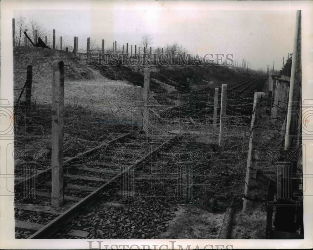 1961 Barricade-Historic Images