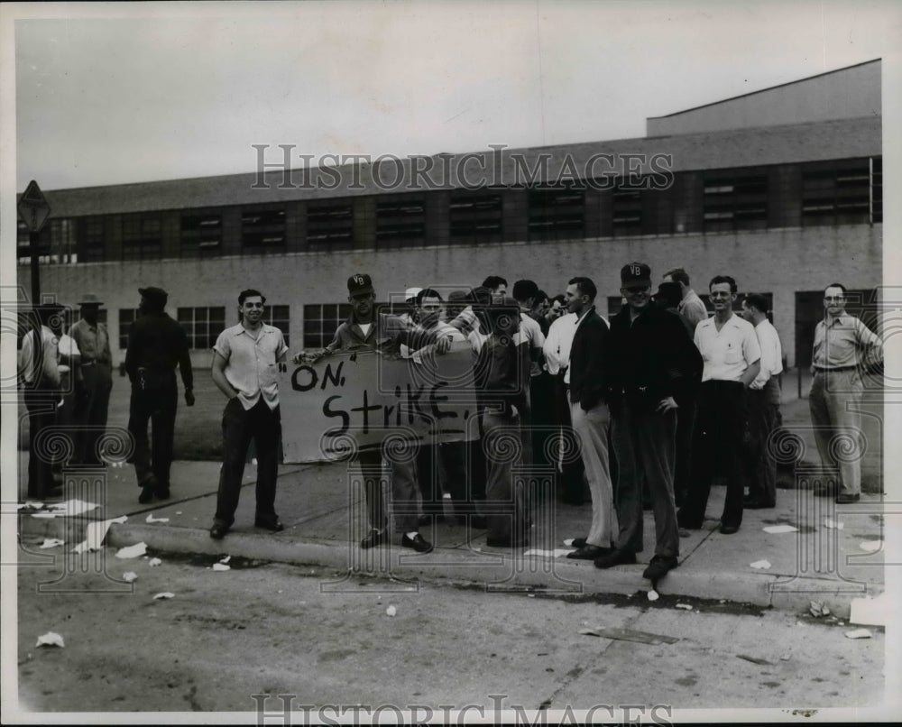 1955 Strikers at Brookpark-Chevy plant-Historic Images