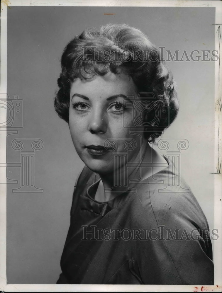 1962 Mary Strassmeyer-Plain Dealer writer-Historic Images