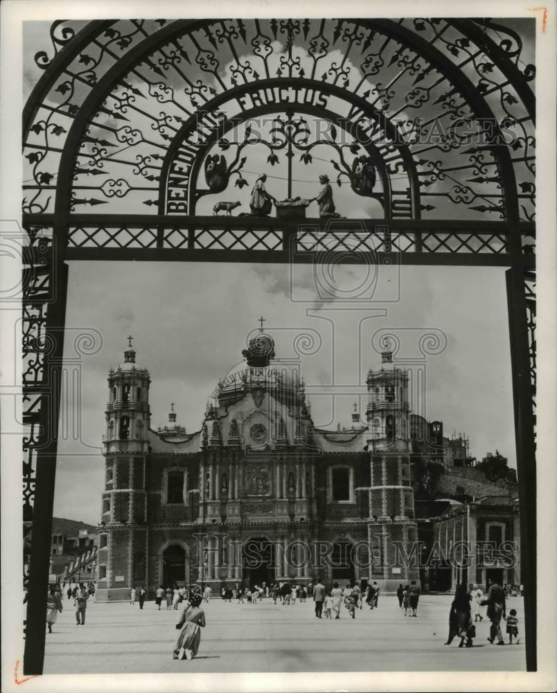 1962 Press Photo Basilica of Guadalupe main entrance-Mexico - cvb08628-Historic Images