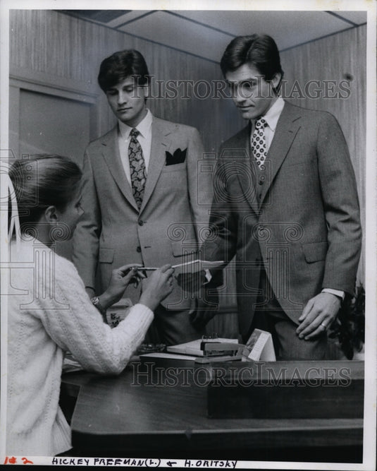 1980, Men Fashion 1980 - cvb08725 - Historic Images