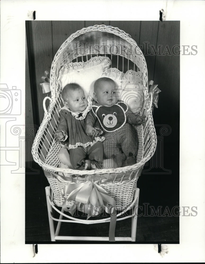 1982 Press Photo Discount designers clothes for toddlers and infants-Historic Images