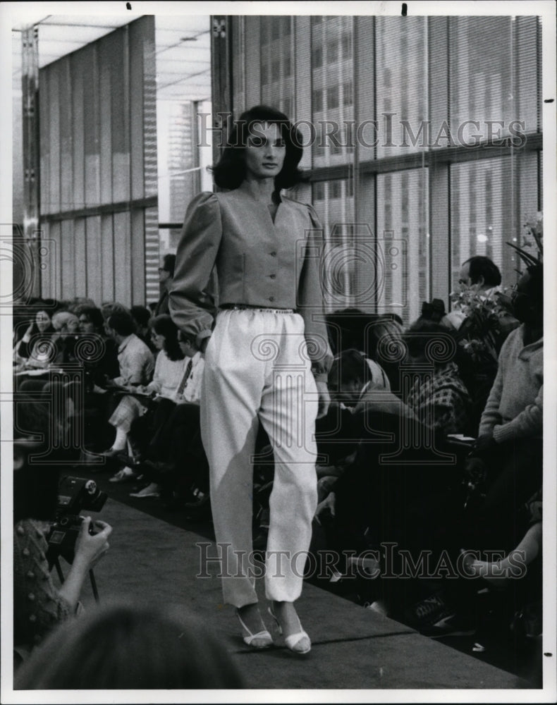 1982 Press Photo Spring &#39;82 Fashion - cvb08773 - Historic Images