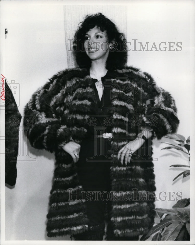 1982 Press Photo Women&#39;s Fashion 1982 - cvb08798 - Historic Images