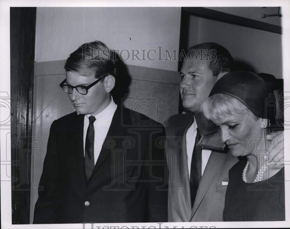 1966, Samuel H. Sheppard son & Wife - cvb08850 - Historic Images
