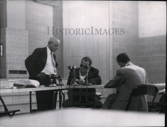 1954 Press Photo Dr Samuel H Sheppard testifying in Coroner's Inquest - Historic Images