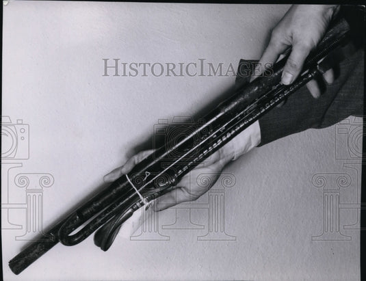 1954, Murder weapons on Dr Sam Sheppard's murder trial - cvb08908 - Historic Images