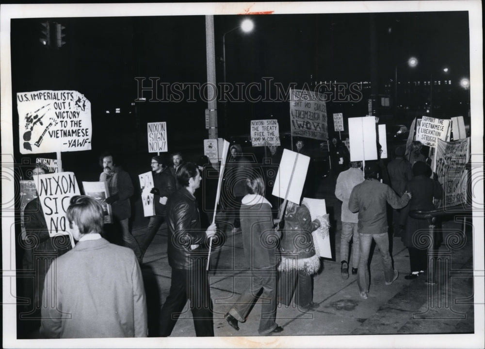 1973, Cleveland Ohio-City hall pickets - cvb09049 - Historic Images