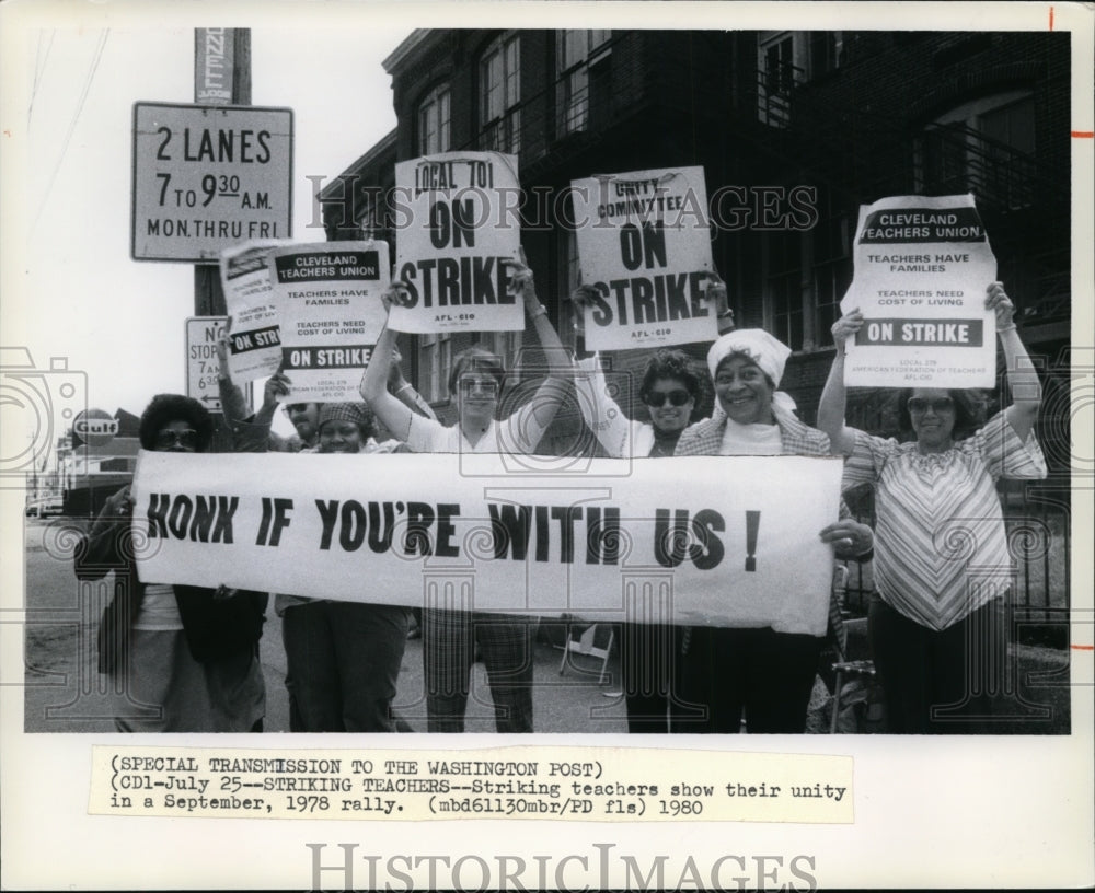 1978, Striking employes of Cleveland schools - cvb09076 - Historic Images