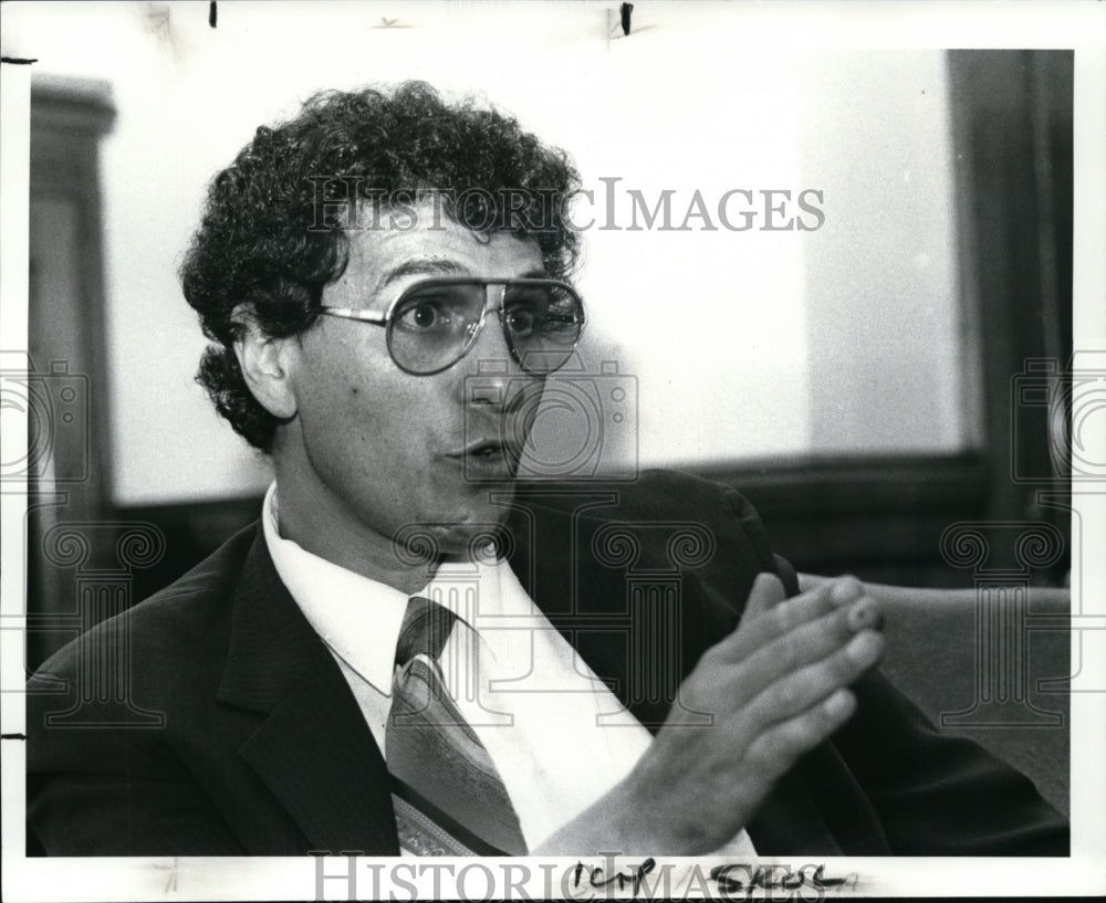 1986 Press Photo Alfred D. Tutela, New Cleveland School Superintendent - Historic Images