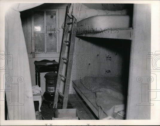1965 Press Photo Cabin room-Pepper Pike Ohio - cvb09219 - Historic Images